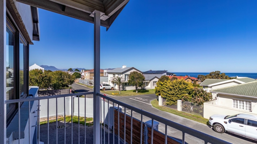 7 Bedroom Property for Sale in Kleinmond Western Cape